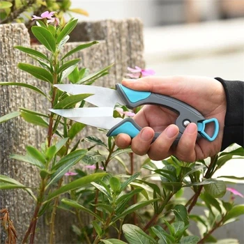 Garden herb snips operation Garden herb snips operation